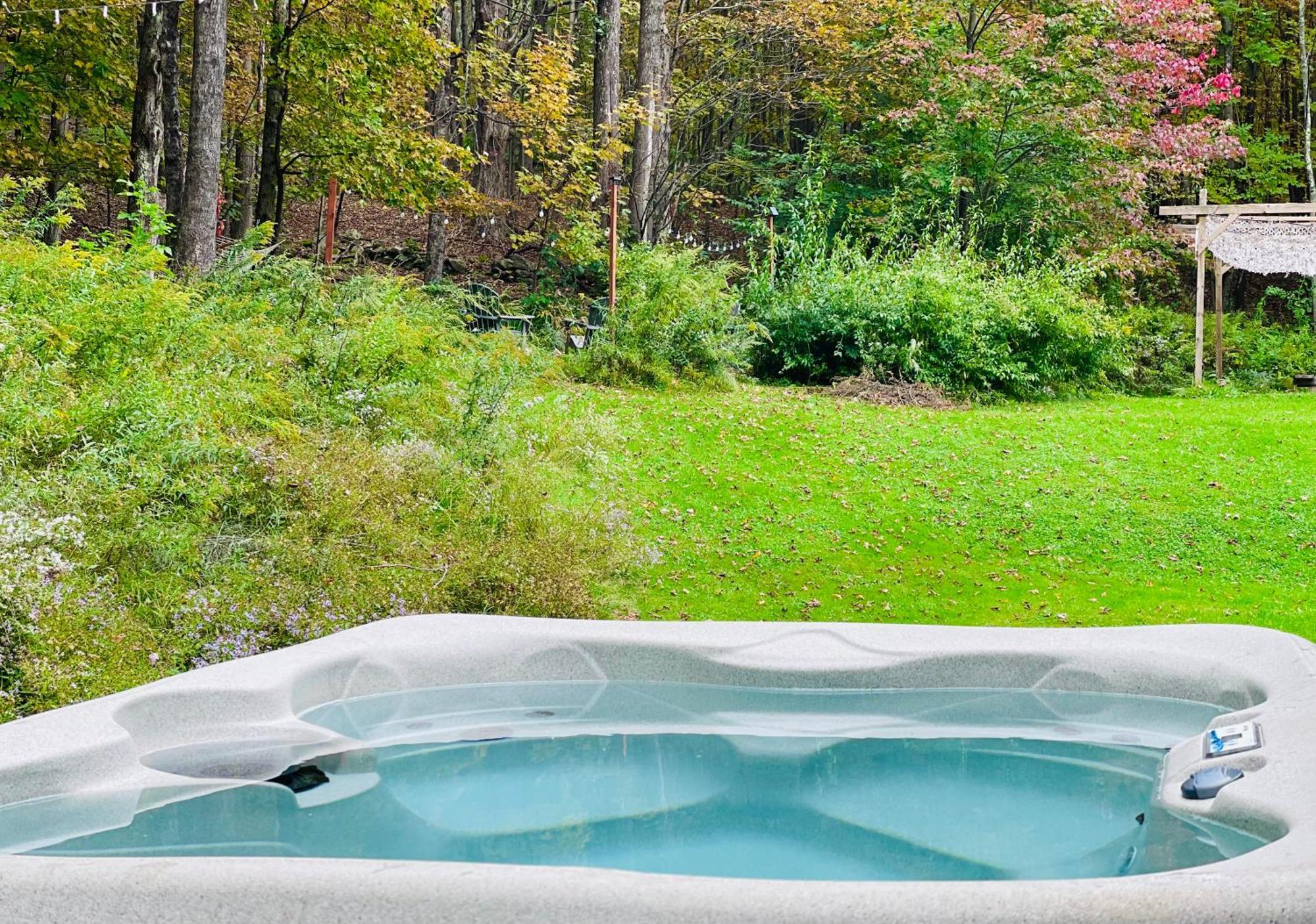 Cozy Cottage With Jacuzzi And Fire Pit And Reading Nook! Livingston Manor Eksteriør billede